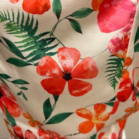 COPY - Honey Punch flower print cropped top. Size Med - Picture 8 of 9